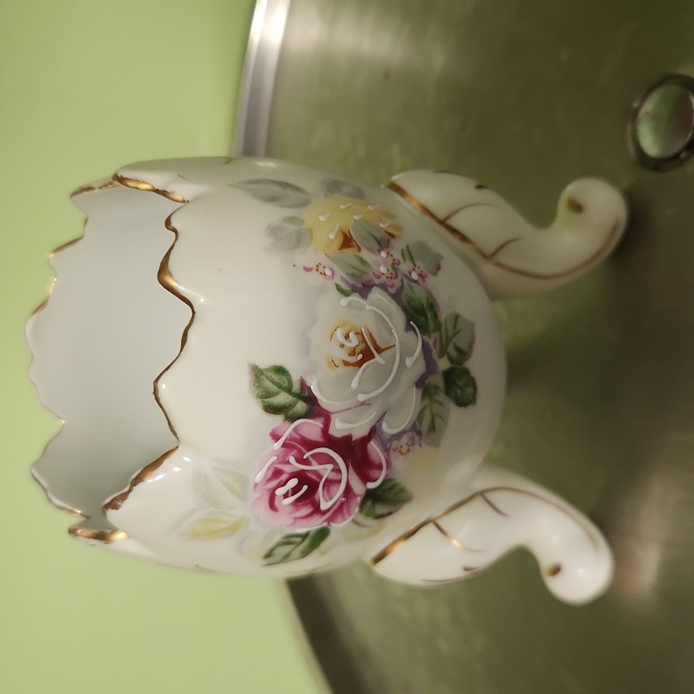 Final Price/1961 Inarco Footed Egg Vase Rose's and Gold Trim